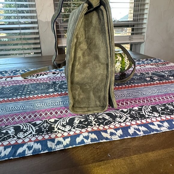 Salvatore Ferragamo Olive Green Suede Crossbody Shoulder Bag, Vintage, Rare - Picture 9 of 15